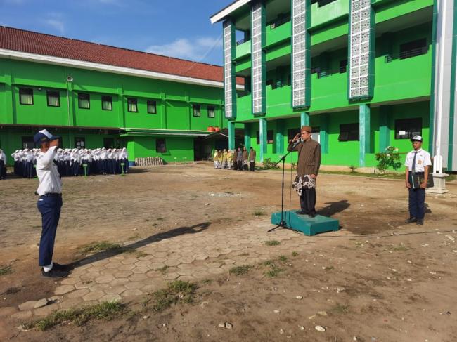 MTsN 7 Kebumen Gelar Upacara Peringatan HUT RI ke-77